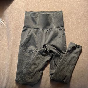 Gym shark small leggings greenish gray color. Gym shark on the band